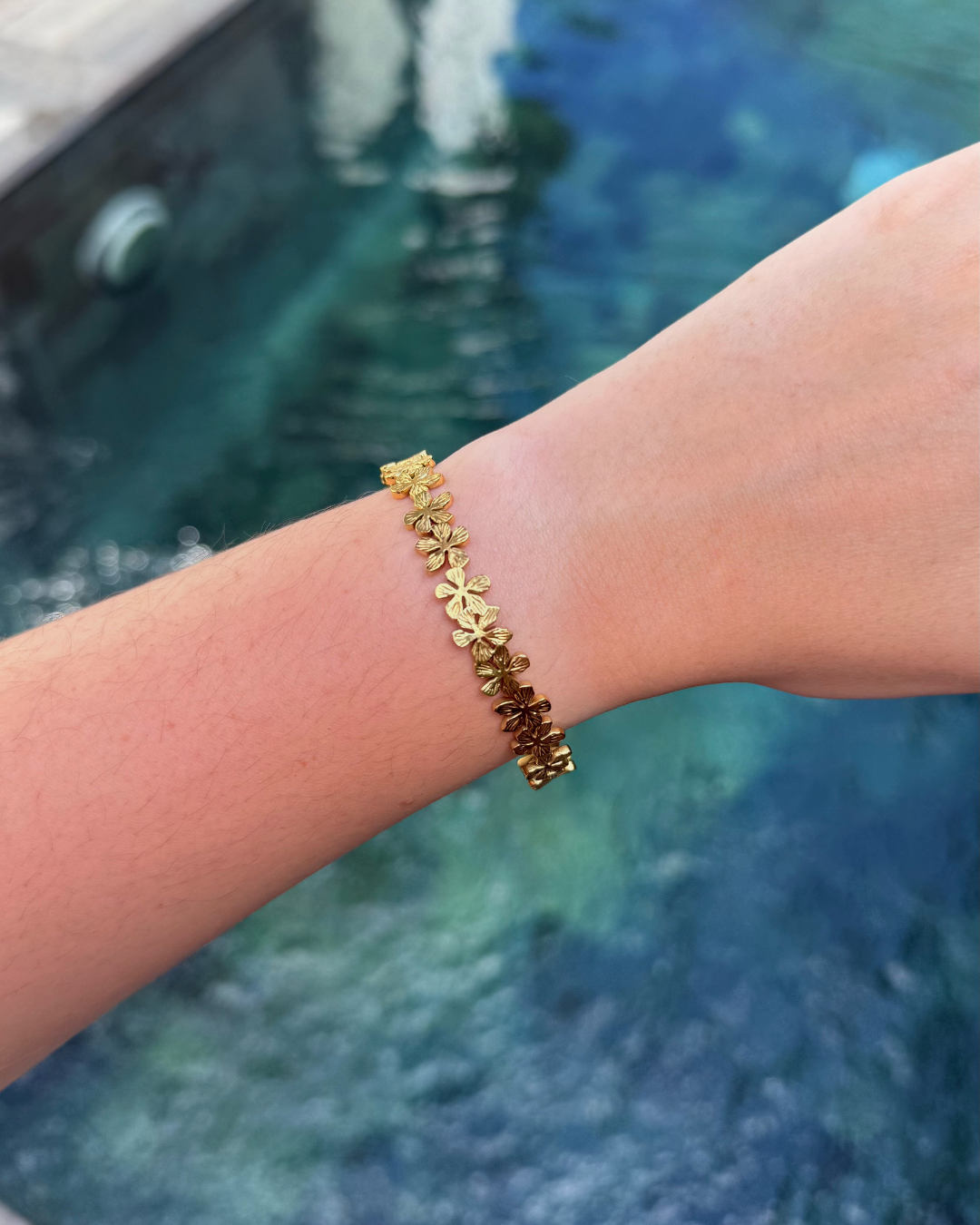 Brazalete  Floral Dorada