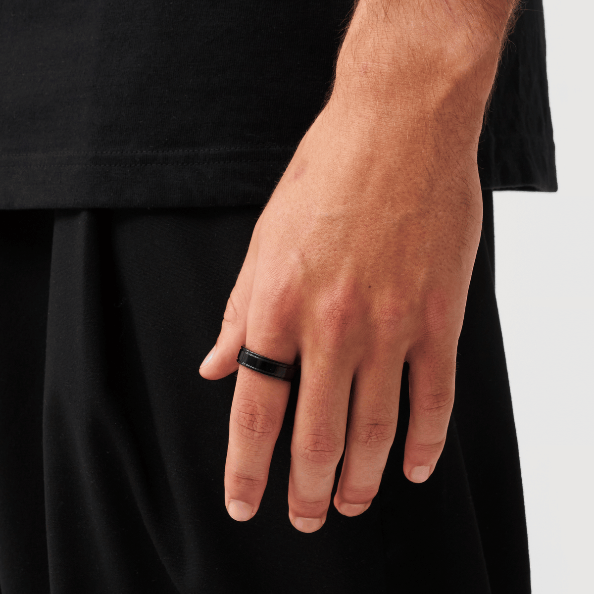 ANILLO ESSENTIAL BLACK 5 MM 🖤