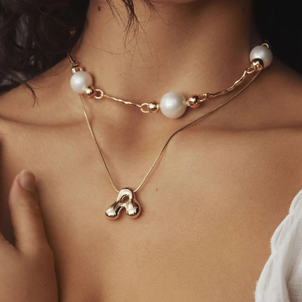 Collar de Acero Inoxidable con Inicial para Mujer – Colgante de Letra Estilo Bubble